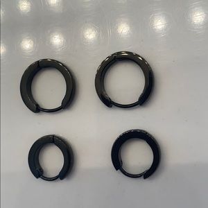 Men’s black hoop earrings set